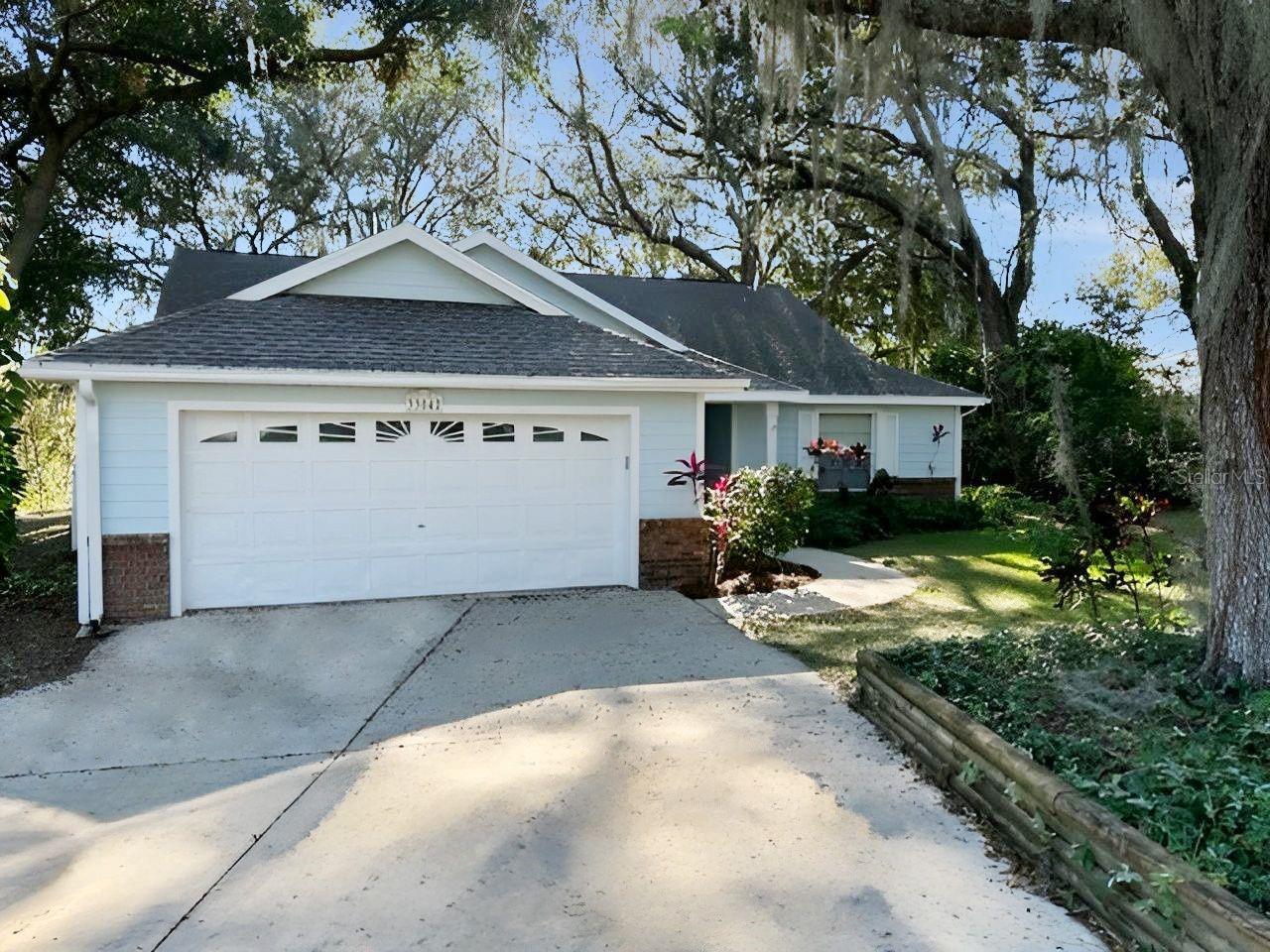 33042 LAKE BEND CIR, LEESBURG, FL, 34788