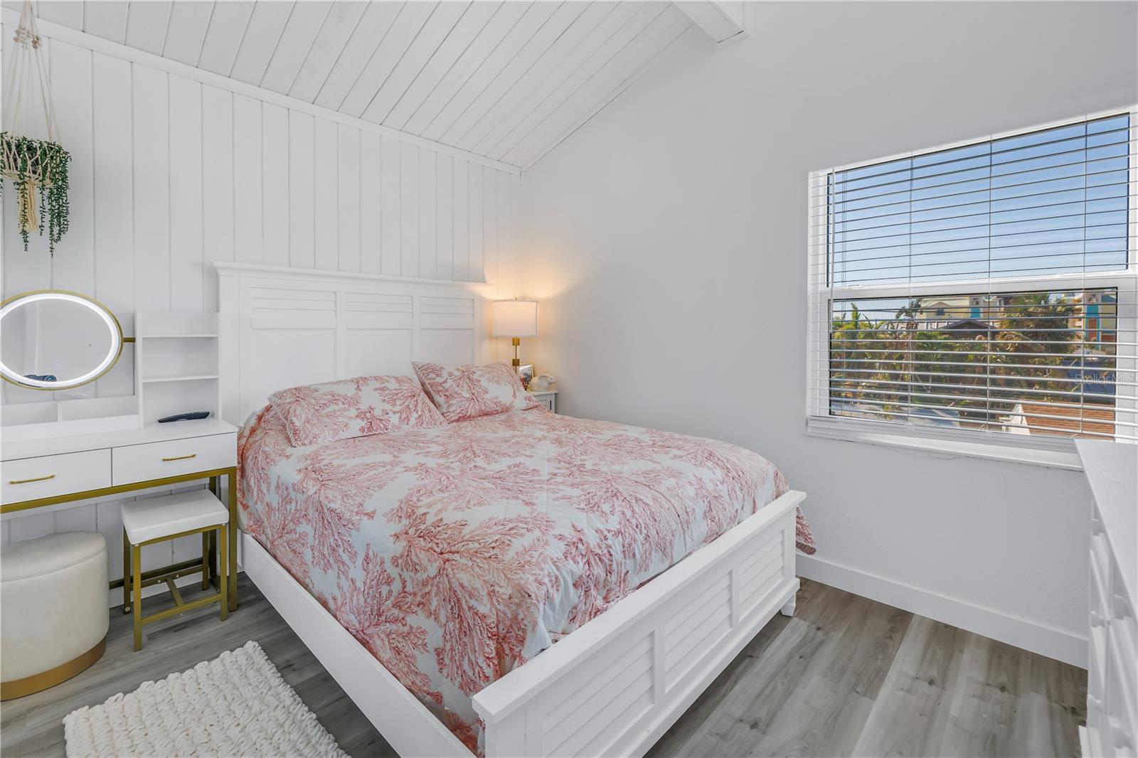 12016 LAGOON LN, TREASURE ISLAND, FL, 33706
