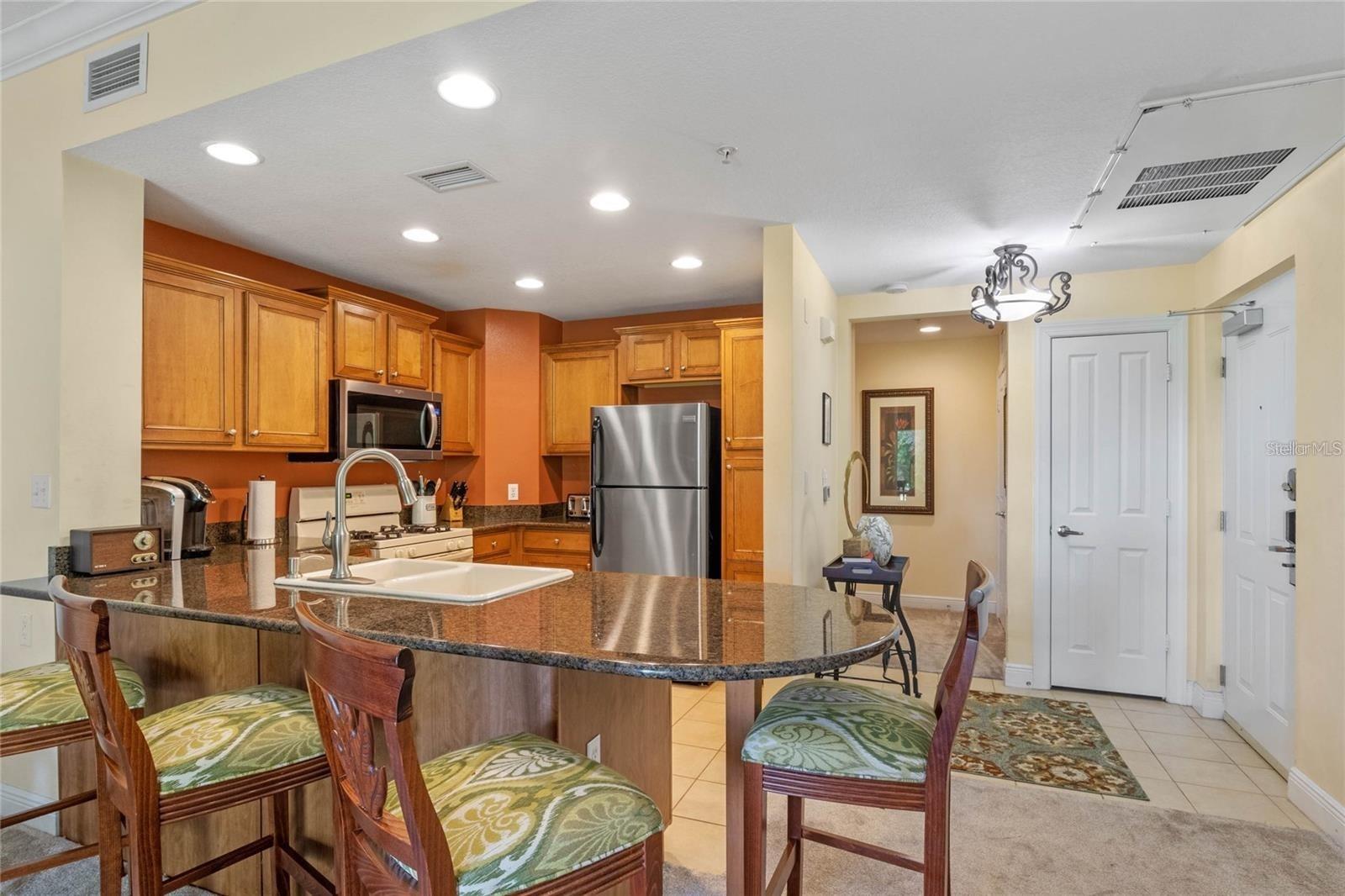 1598 HERITAGE CROSSING CT #102, REUNION, FL, 34747