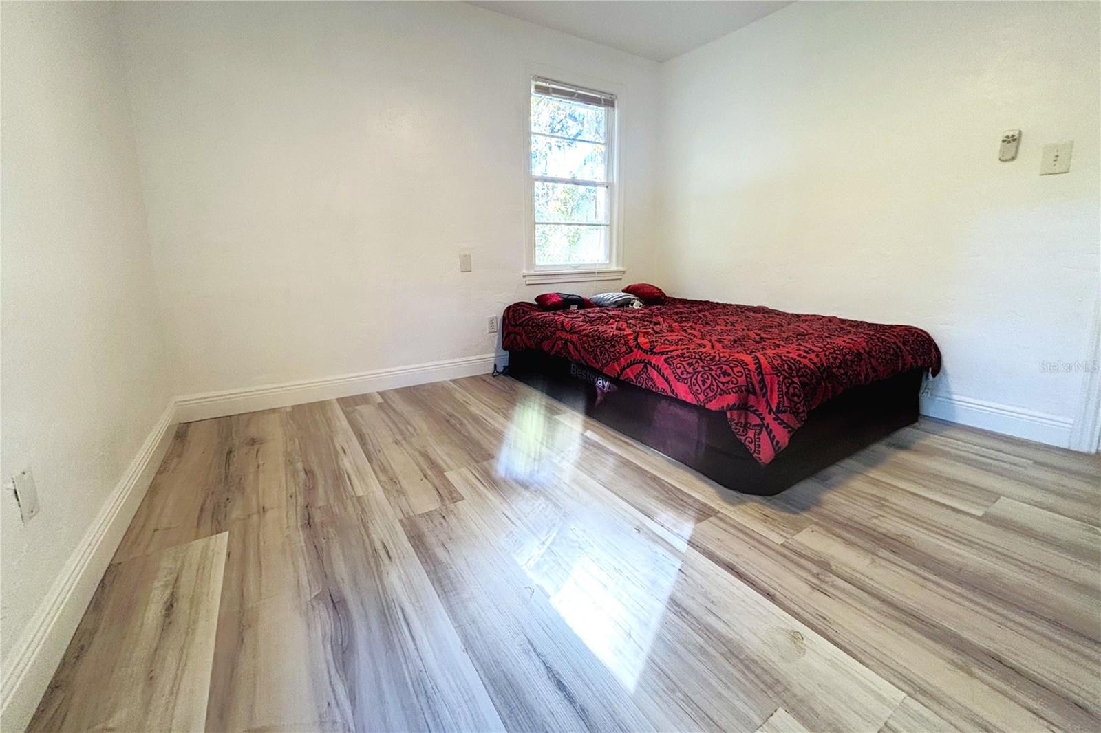 2145 E UNIVERSITY AVE, GAINESVILLE, FL, 32641