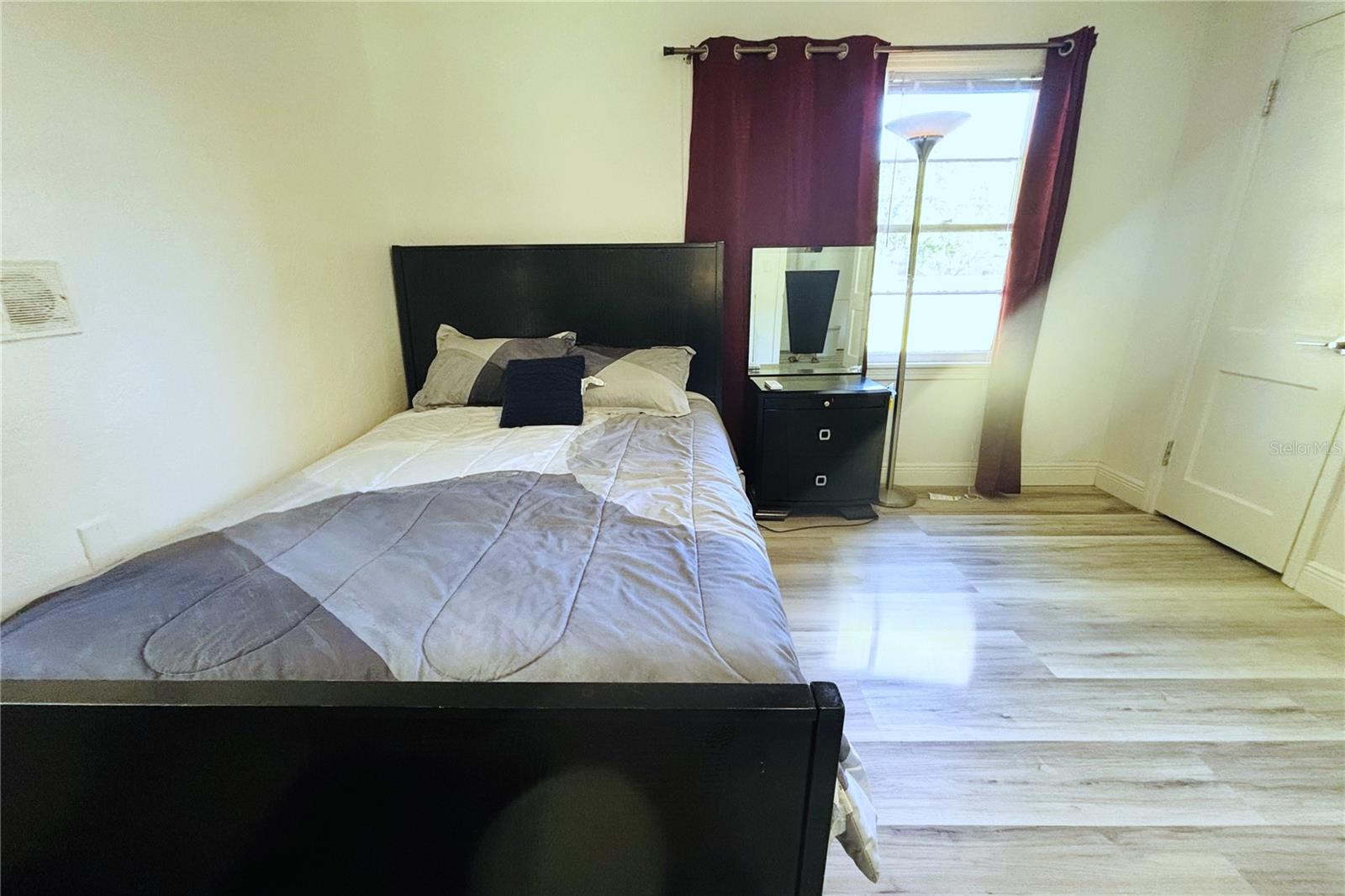 2145 E UNIVERSITY AVE, GAINESVILLE, FL, 32641
