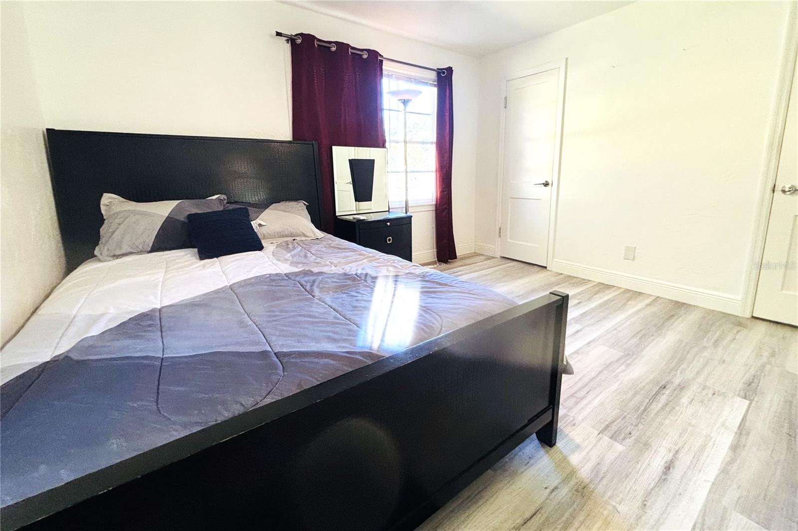 2145 E UNIVERSITY AVE, GAINESVILLE, FL, 32641
