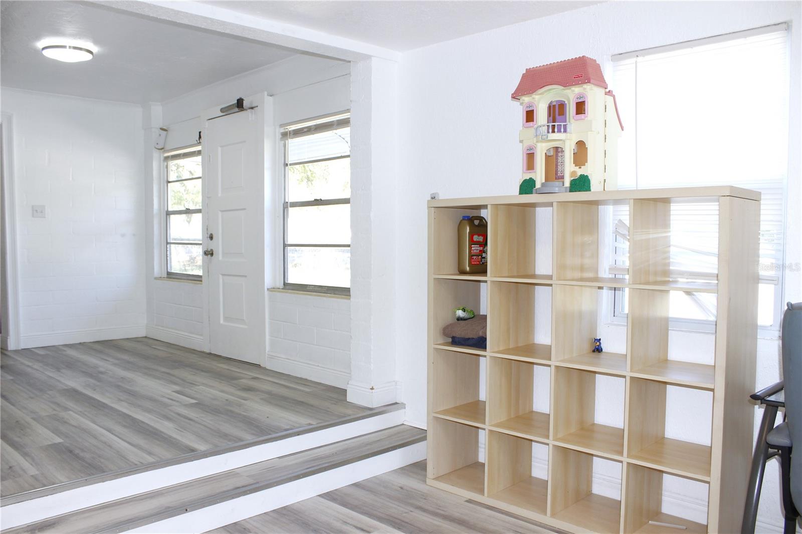 2145 E UNIVERSITY AVE, GAINESVILLE, FL, 32641