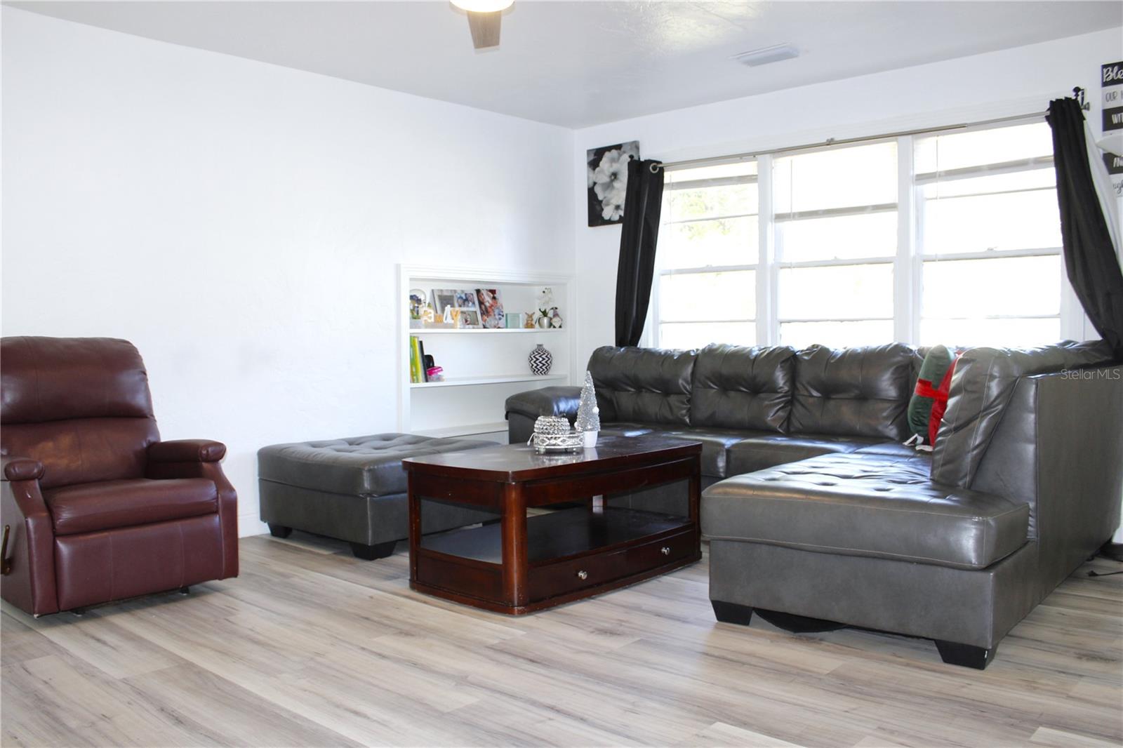 2145 E UNIVERSITY AVE, GAINESVILLE, FL, 32641
