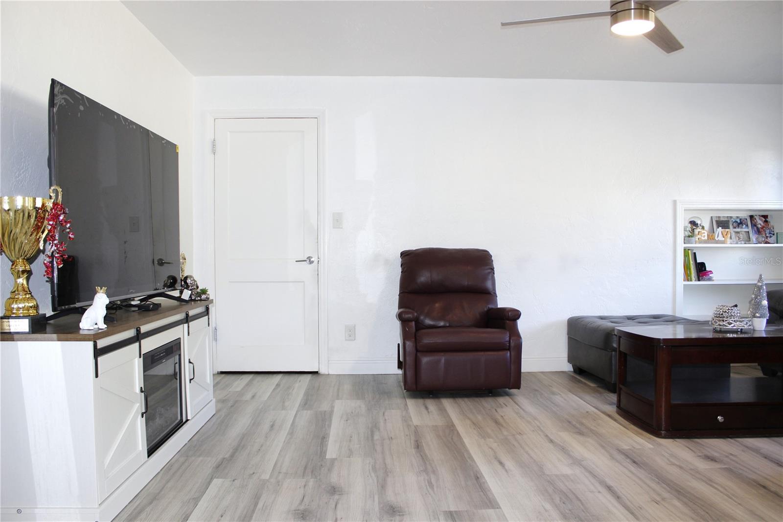 2145 E UNIVERSITY AVE, GAINESVILLE, FL, 32641