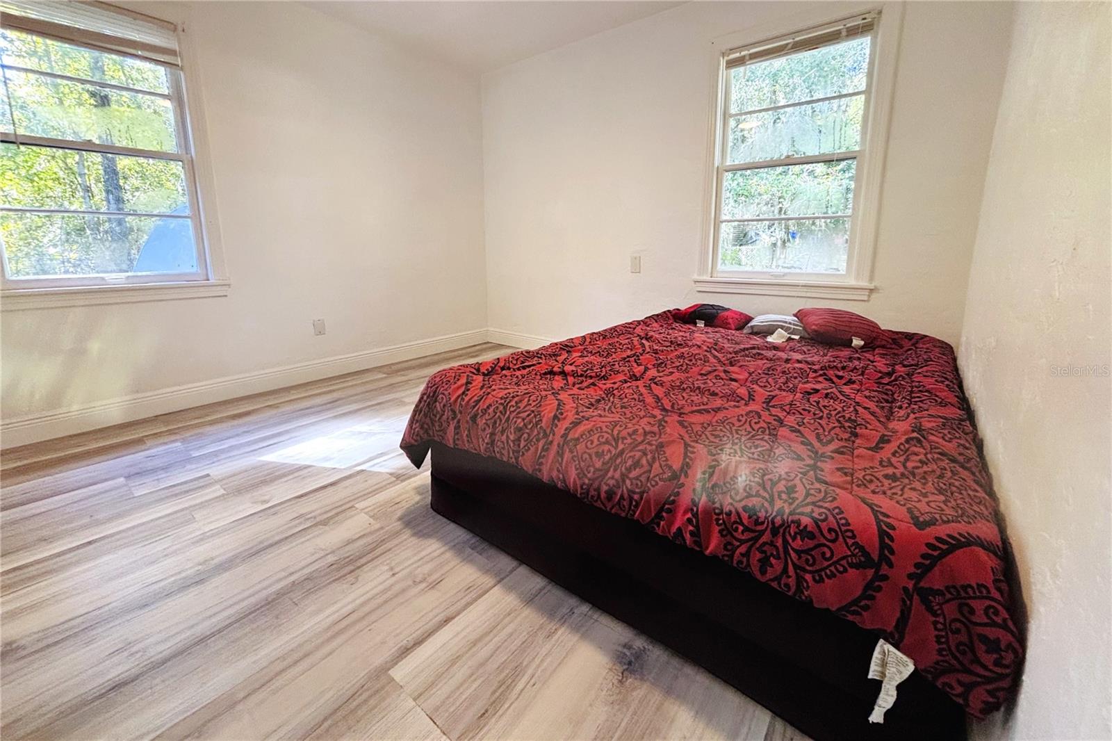 2145 E UNIVERSITY AVE, GAINESVILLE, FL, 32641