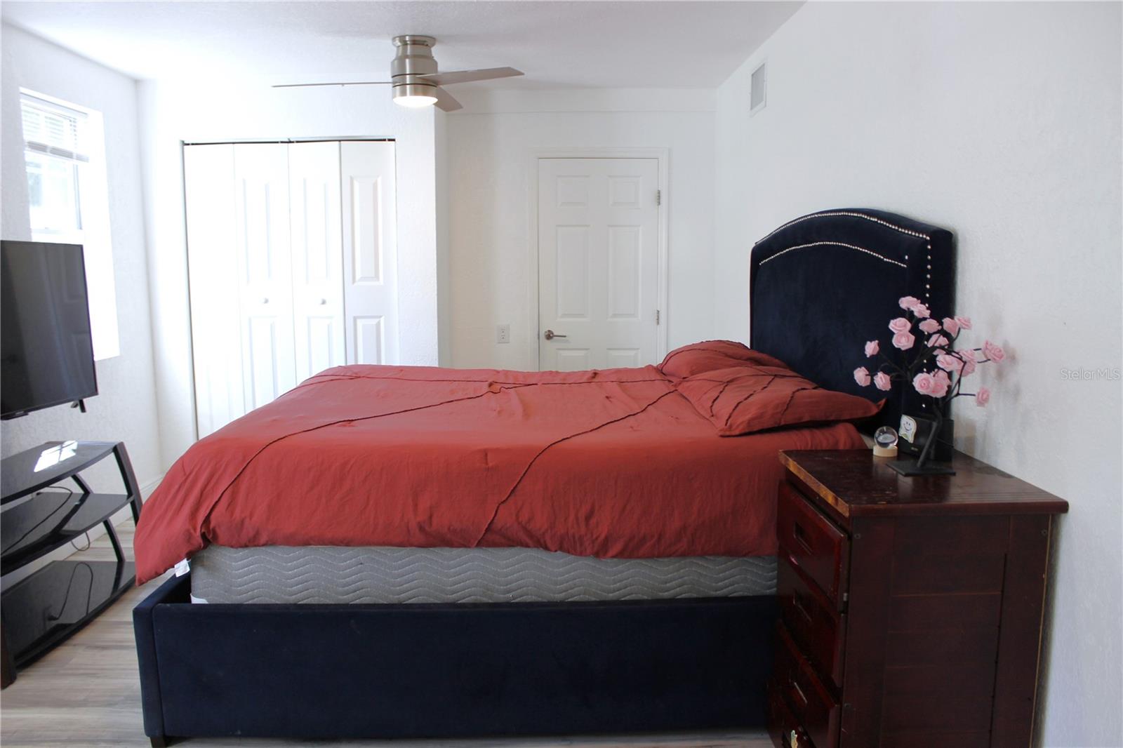 2145 E UNIVERSITY AVE, GAINESVILLE, FL, 32641