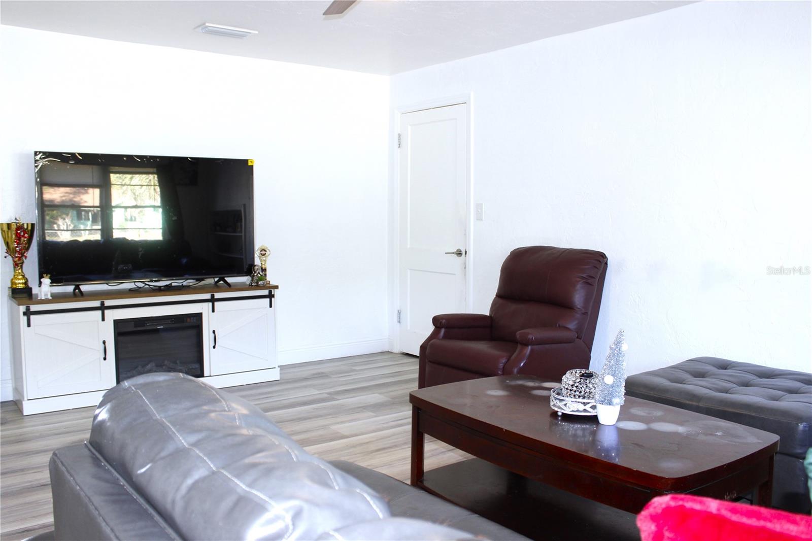 2145 E UNIVERSITY AVE, GAINESVILLE, FL, 32641