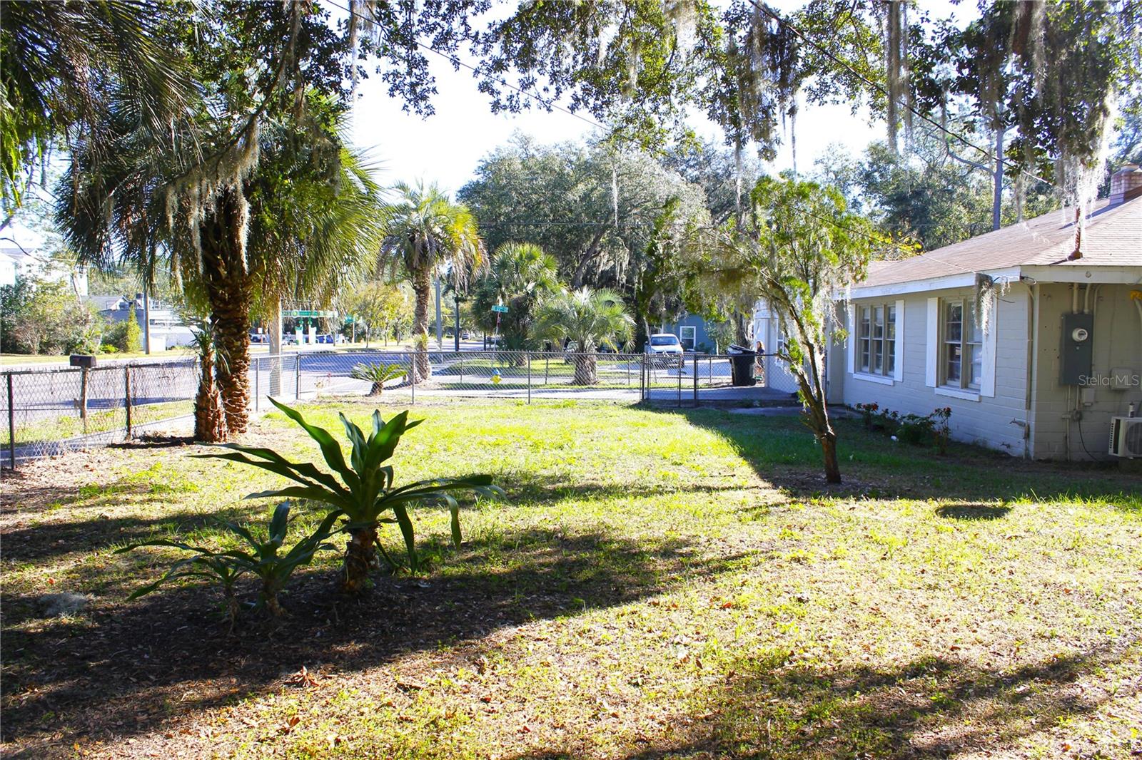 2145 E UNIVERSITY AVE, GAINESVILLE, FL, 32641
