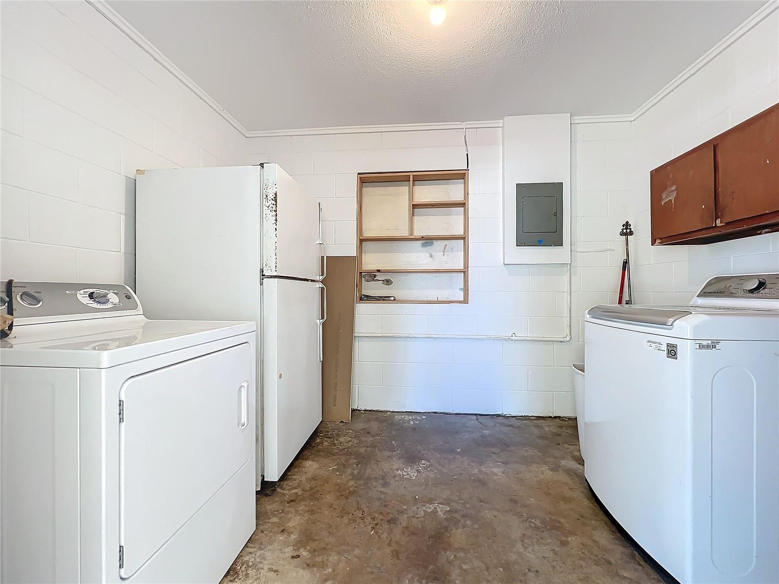 705 BEVERLY AVE, ALTAMONTE SPRINGS, FL, 32701