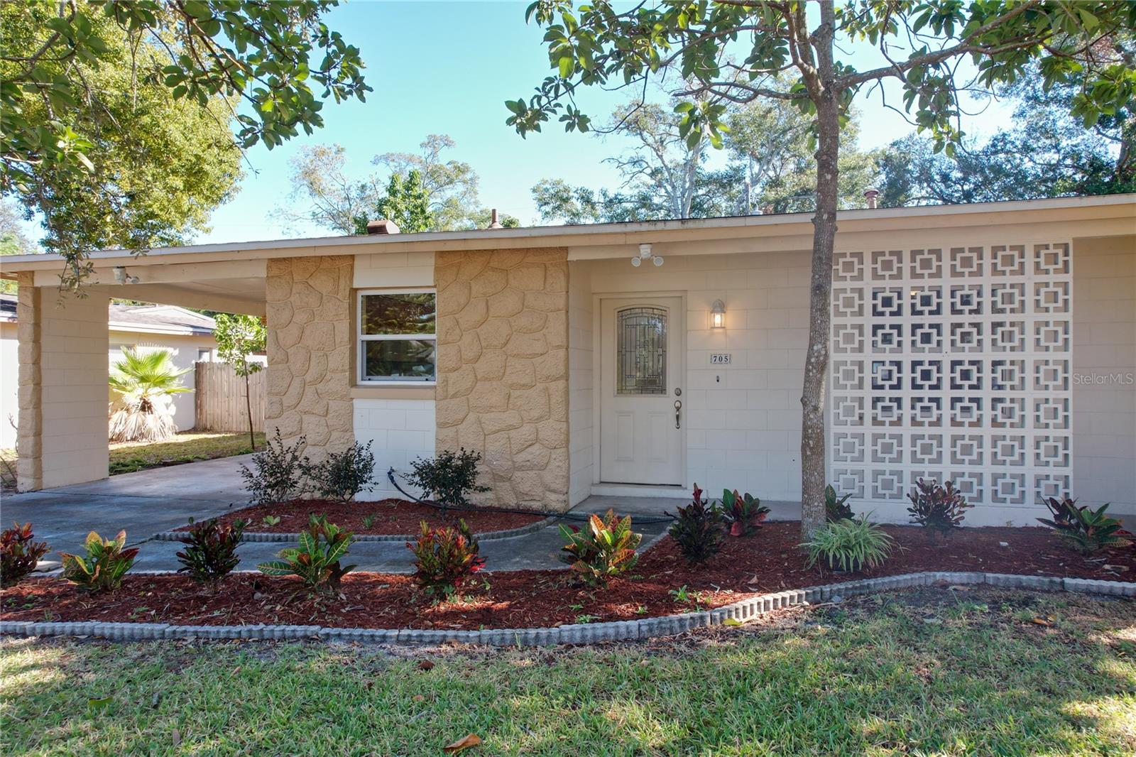 705 BEVERLY AVE, ALTAMONTE SPRINGS, FL, 32701