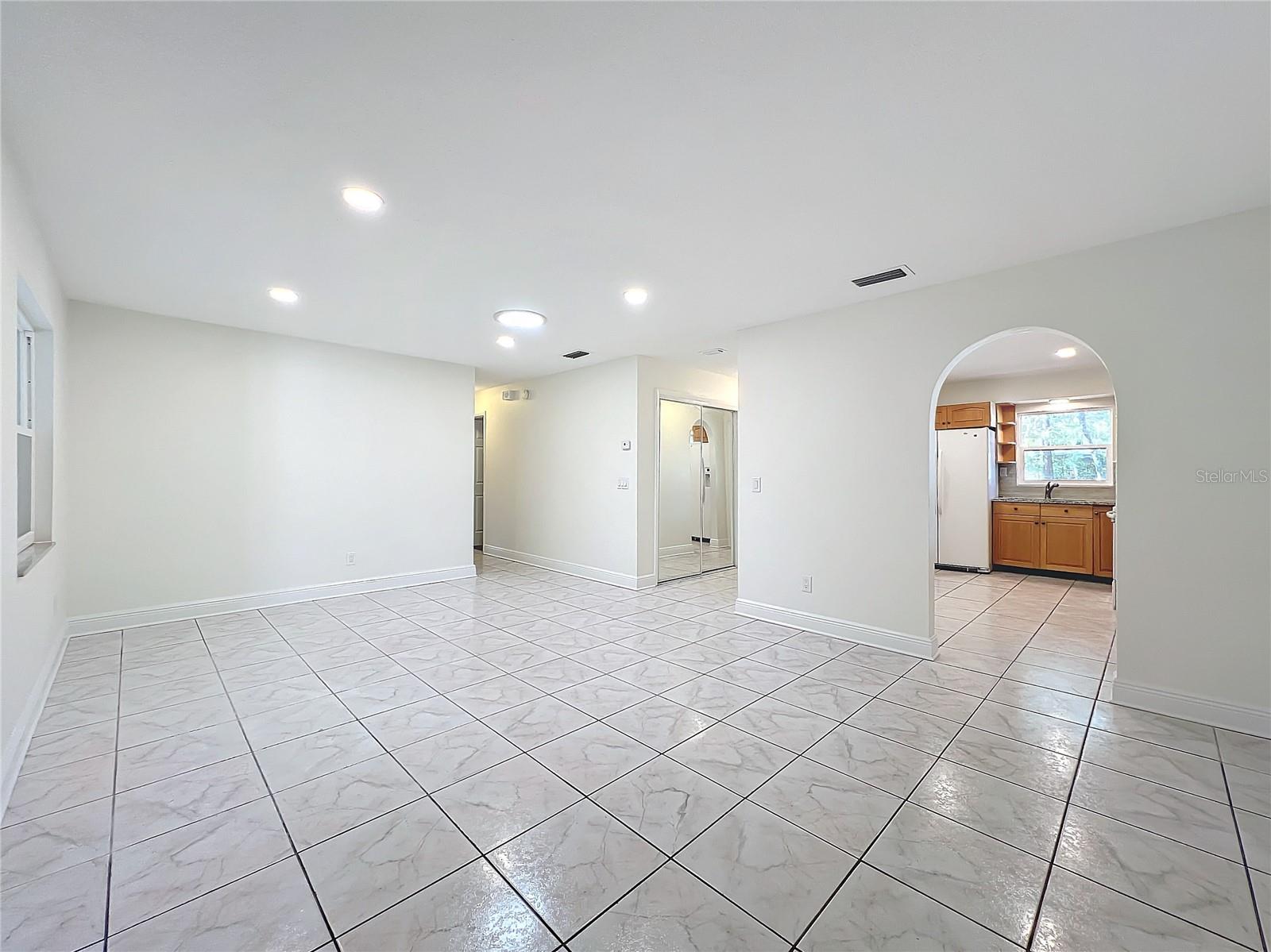 705 BEVERLY AVE, ALTAMONTE SPRINGS, FL, 32701