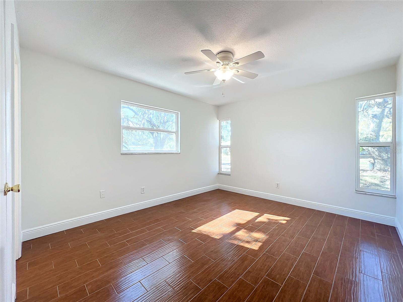 705 BEVERLY AVE, ALTAMONTE SPRINGS, FL, 32701