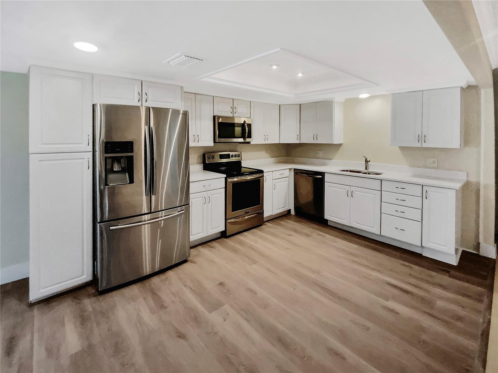 2253 HERON CIR, CLEARWATER, FL, 33762