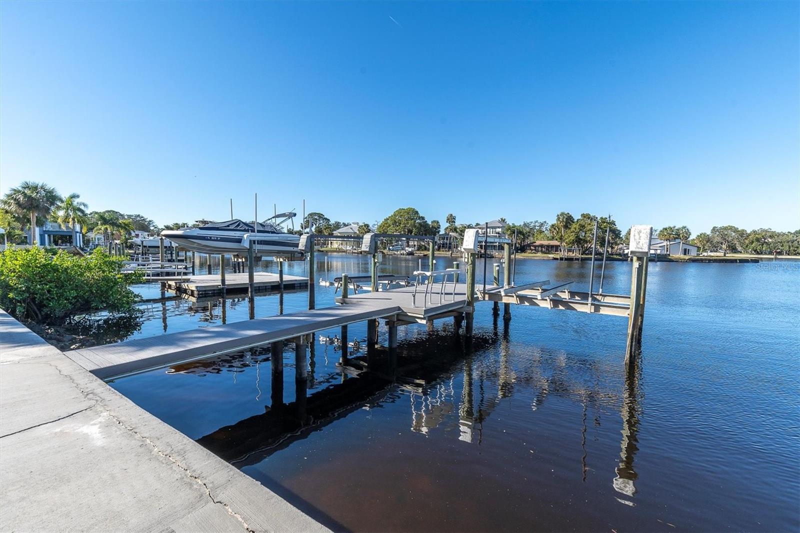5517 MANATEE POINT DR, NEW PORT RICHEY, FL, 34652