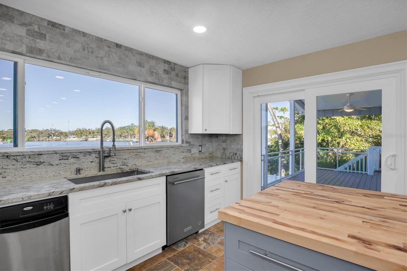 5517 MANATEE POINT DR, NEW PORT RICHEY, FL, 34652