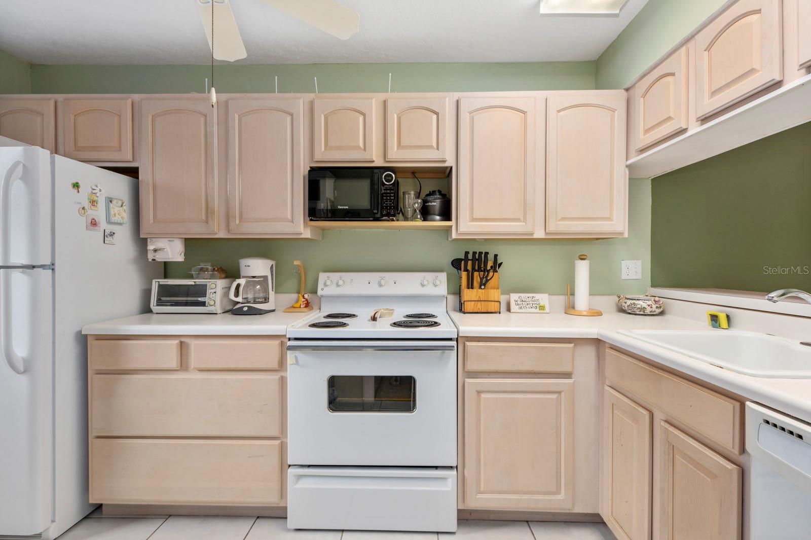 1720 GLENHOUSE DR #330, SARASOTA, FL, 34231