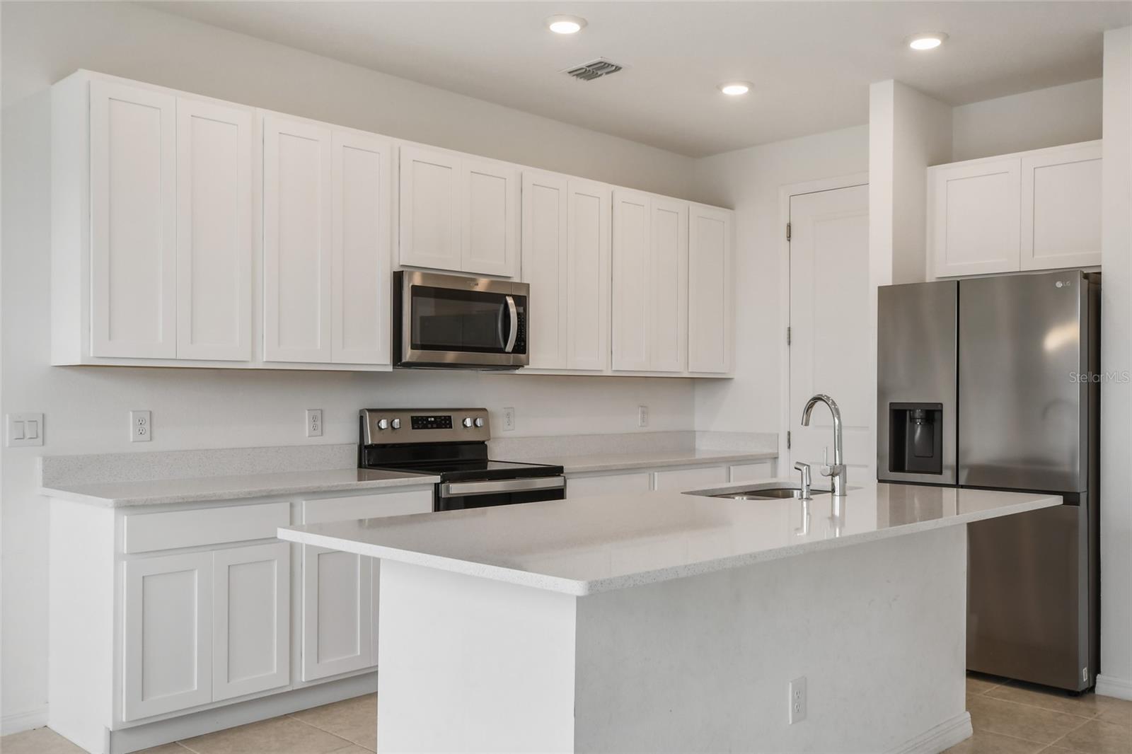 1609 PELICAN DR, DAVENPORT, FL, 33896
