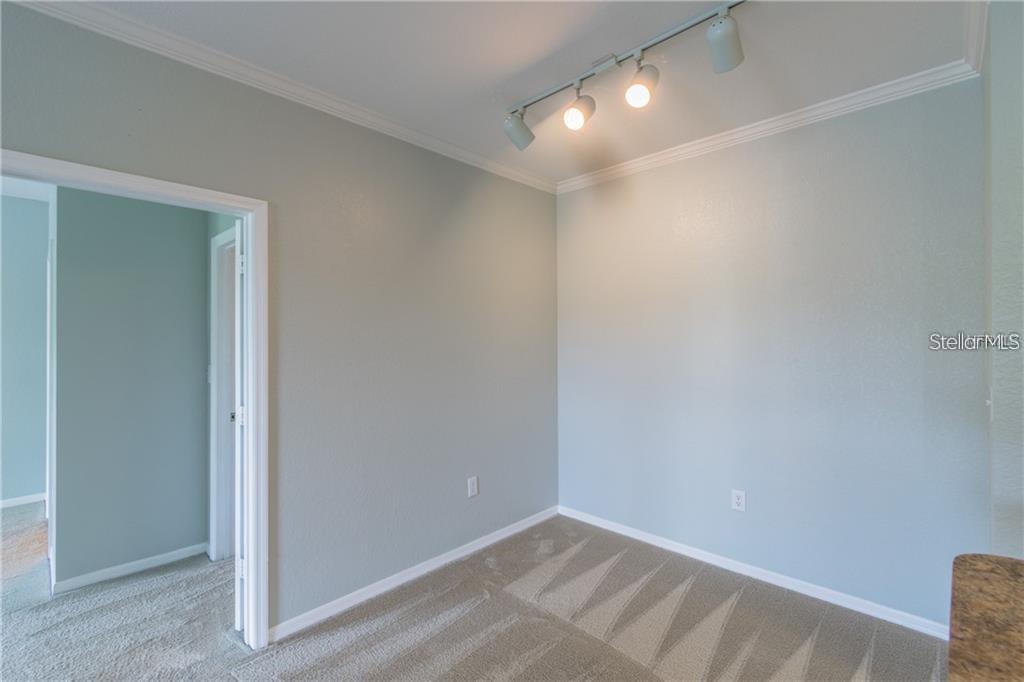 10203 COURTNEY PALMS BLVD #304, TAMPA, FL, 33619