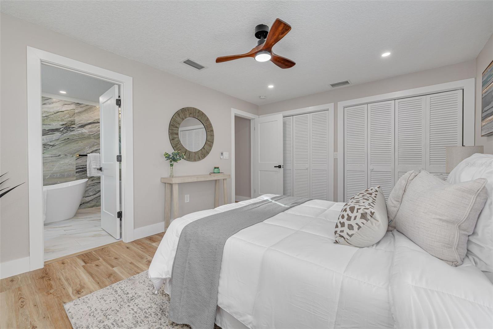 911 S FLORIDA AVE, TARPON SPRINGS, FL, 34689