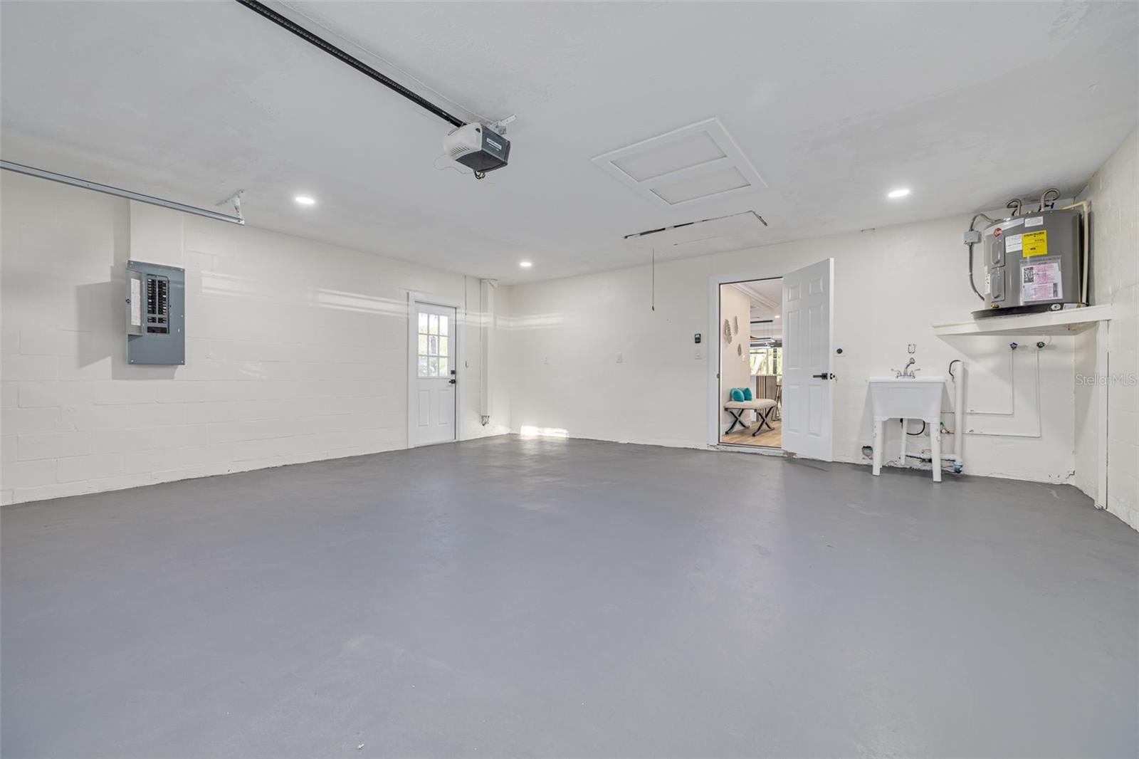 911 S FLORIDA AVE, TARPON SPRINGS, FL, 34689