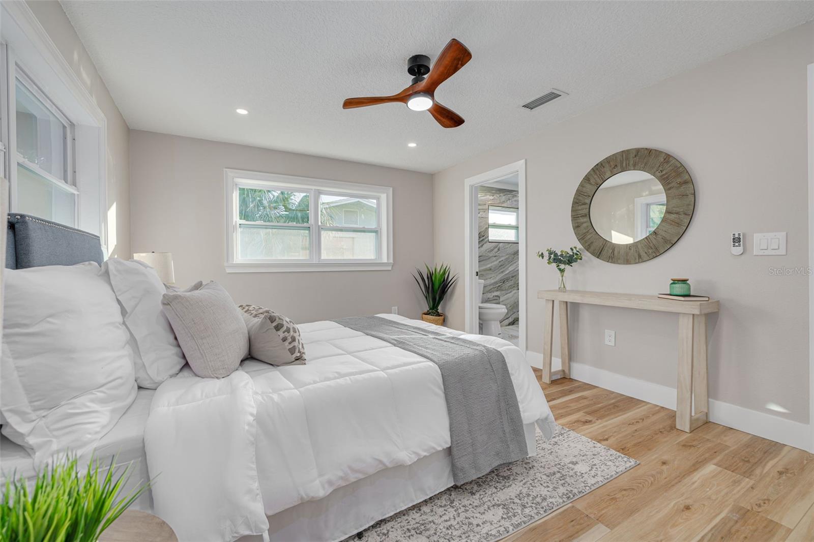 911 S FLORIDA AVE, TARPON SPRINGS, FL, 34689