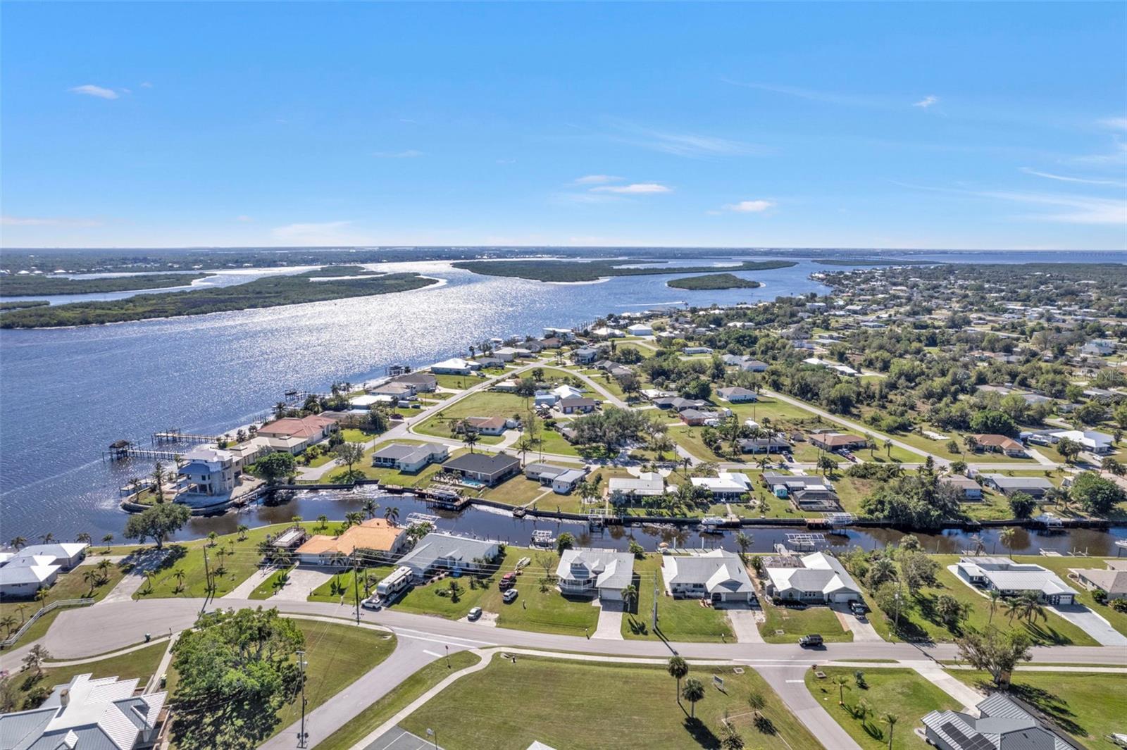 27409 VOYAGEUR DR, PUNTA GORDA, FL, 33983