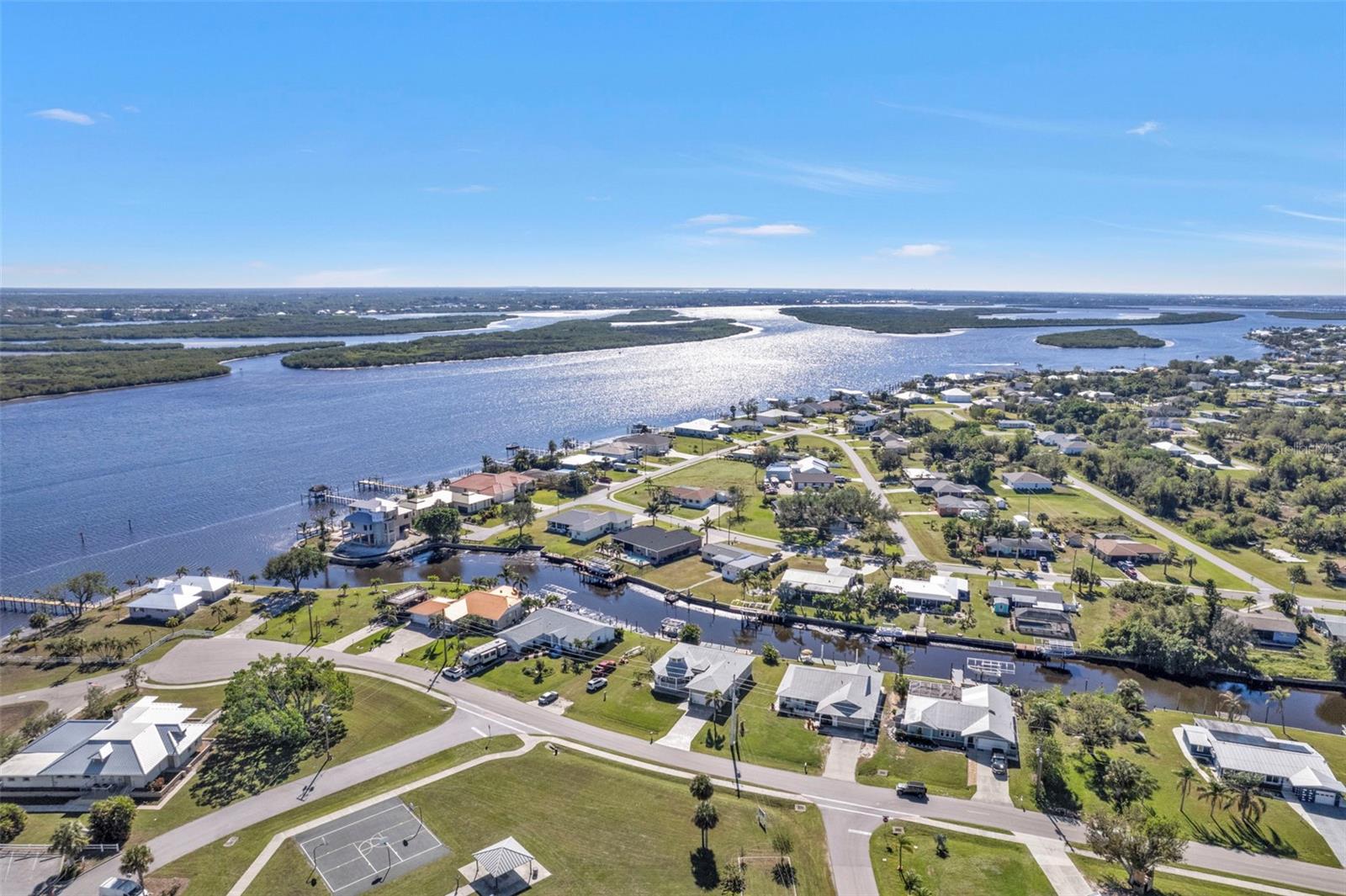27409 VOYAGEUR DR, PUNTA GORDA, FL, 33983