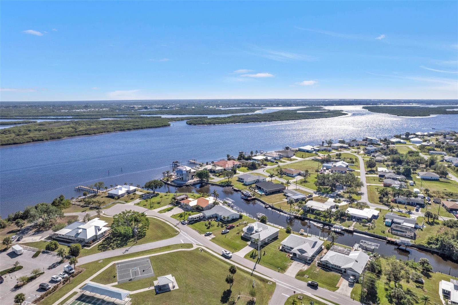 27409 VOYAGEUR DR, PUNTA GORDA, FL, 33983
