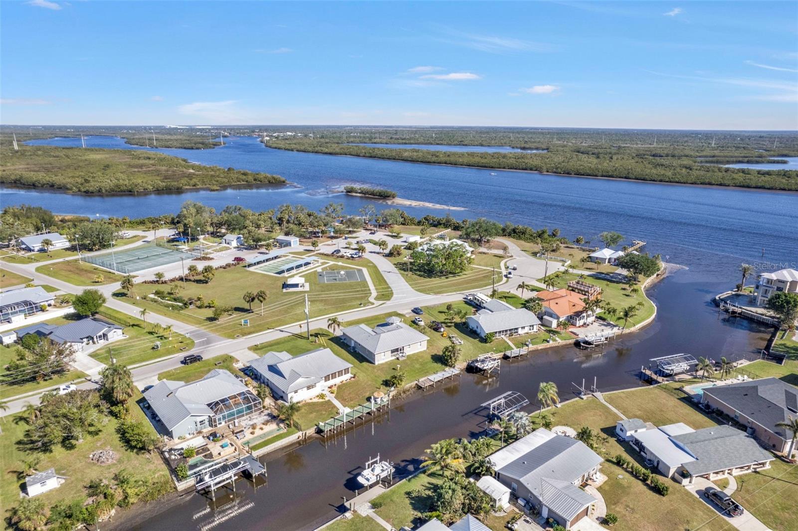 27409 VOYAGEUR DR, PUNTA GORDA, FL, 33983