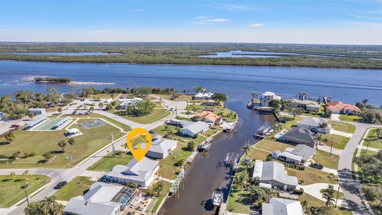 27409 VOYAGEUR DR, PUNTA GORDA, FL, 33983