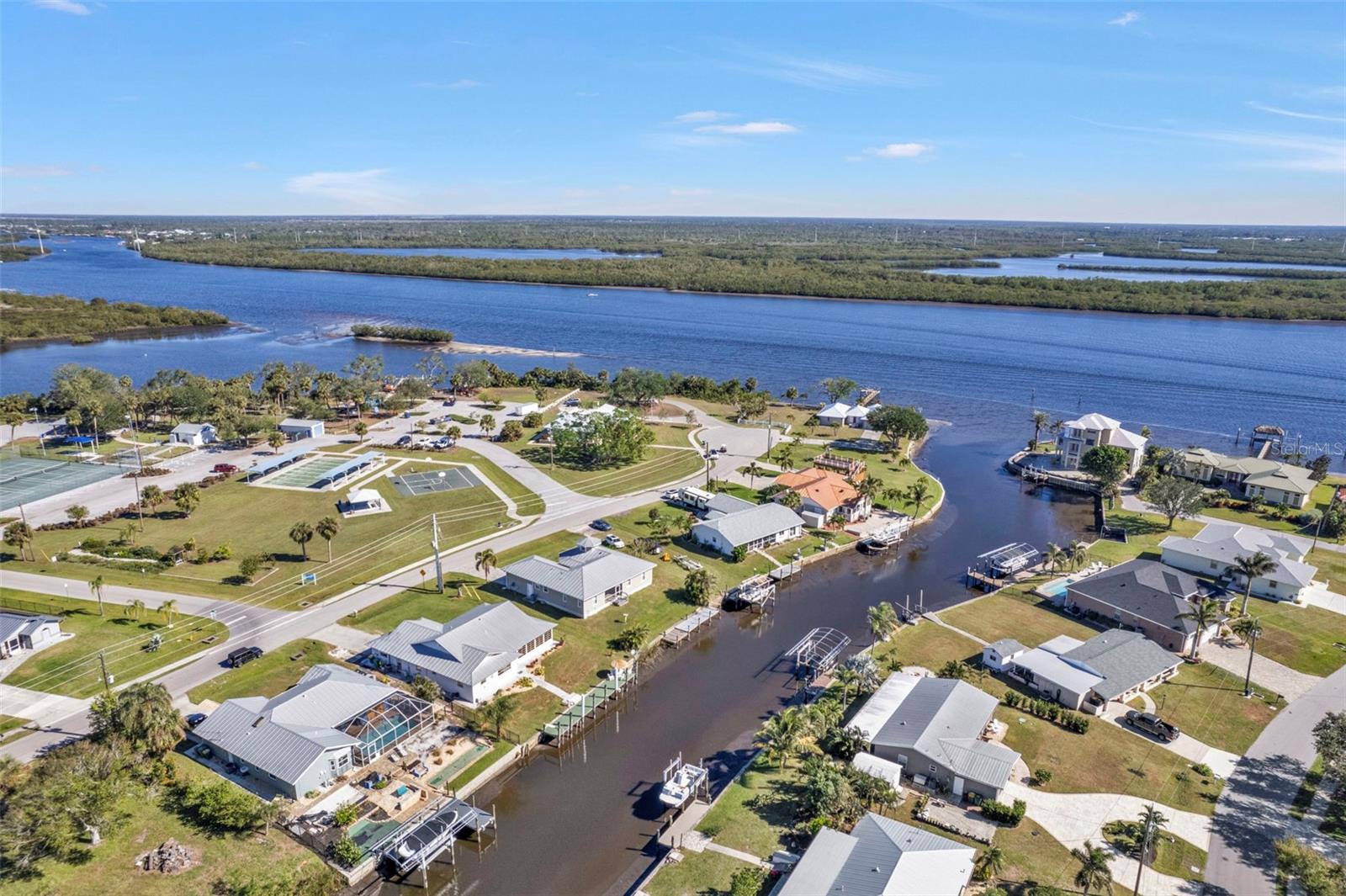 27409 VOYAGEUR DR, PUNTA GORDA, FL, 33983