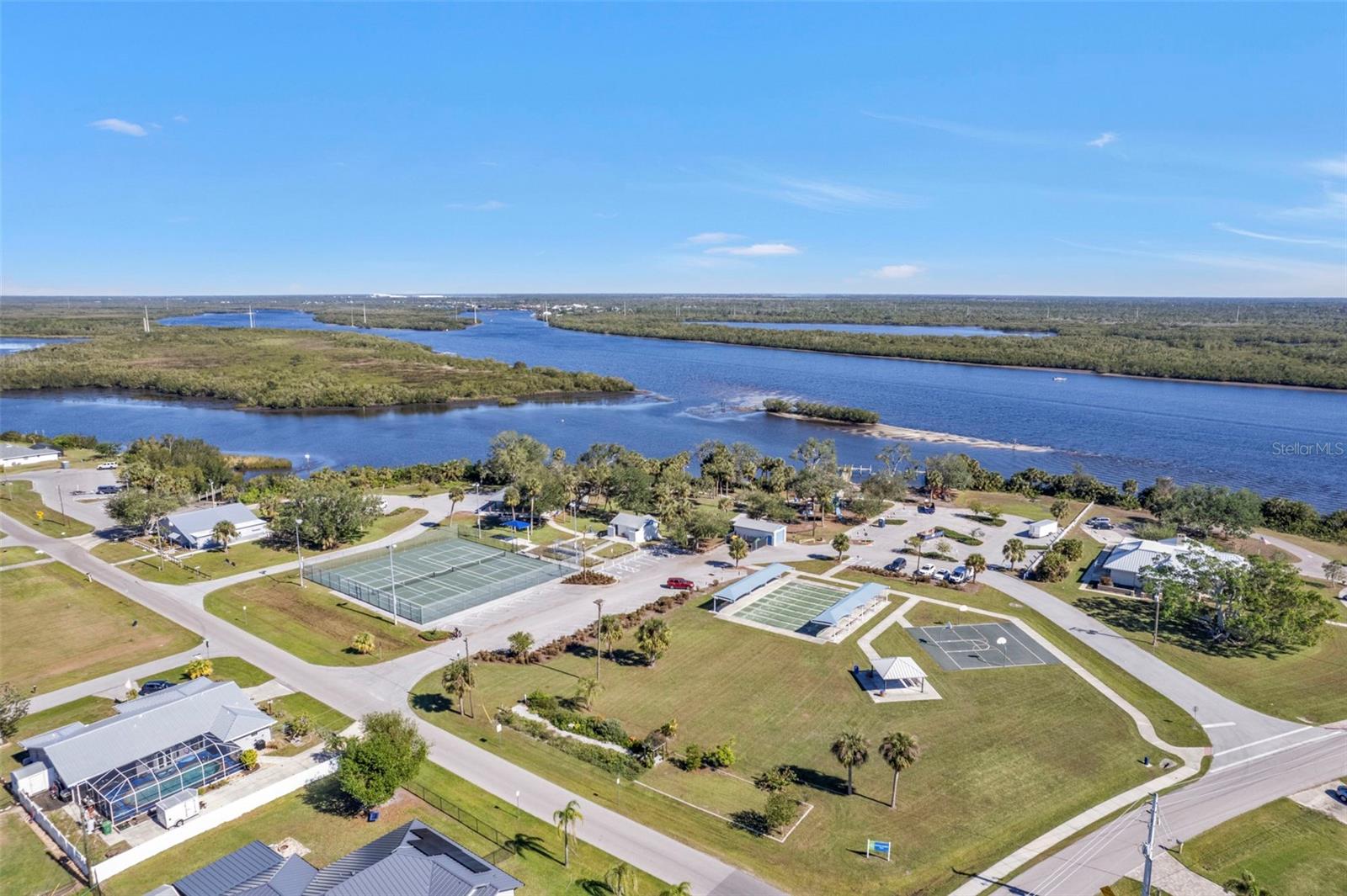 27409 VOYAGEUR DR, PUNTA GORDA, FL, 33983