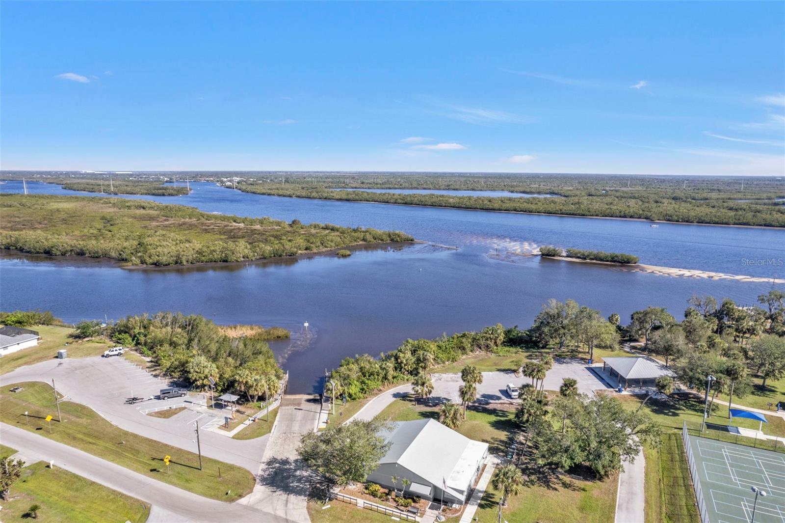 27409 VOYAGEUR DR, PUNTA GORDA, FL, 33983