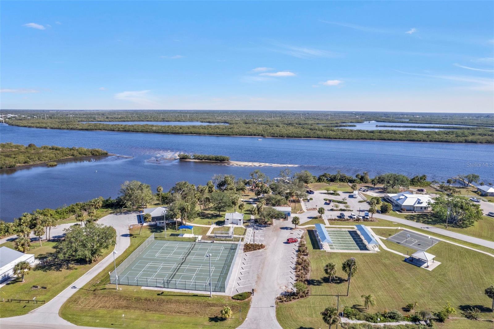 27409 VOYAGEUR DR, PUNTA GORDA, FL, 33983