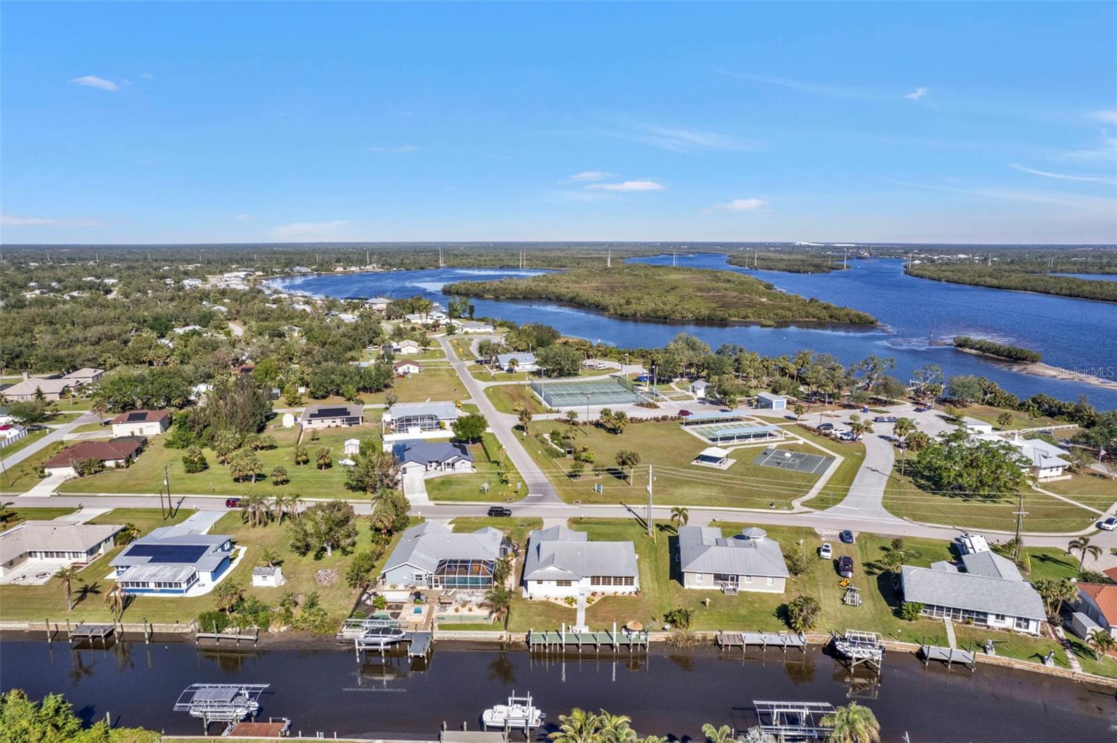 27409 VOYAGEUR DR, PUNTA GORDA, FL, 33983