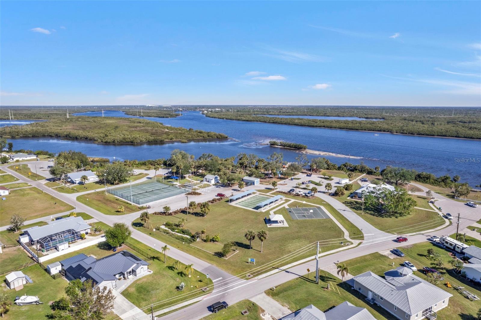 27409 VOYAGEUR DR, PUNTA GORDA, FL, 33983
