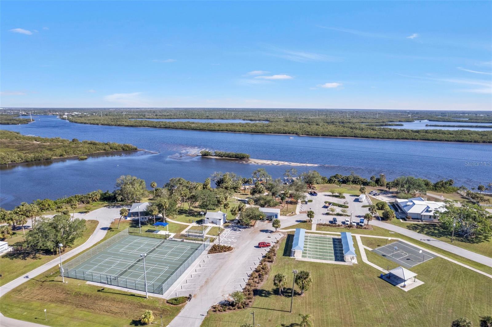 27409 VOYAGEUR DR, PUNTA GORDA, FL, 33983