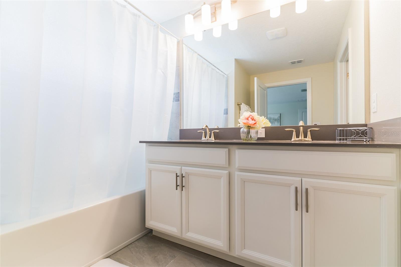 8943 CABOT CLIFFS DR, DAVENPORT, FL, 33896
