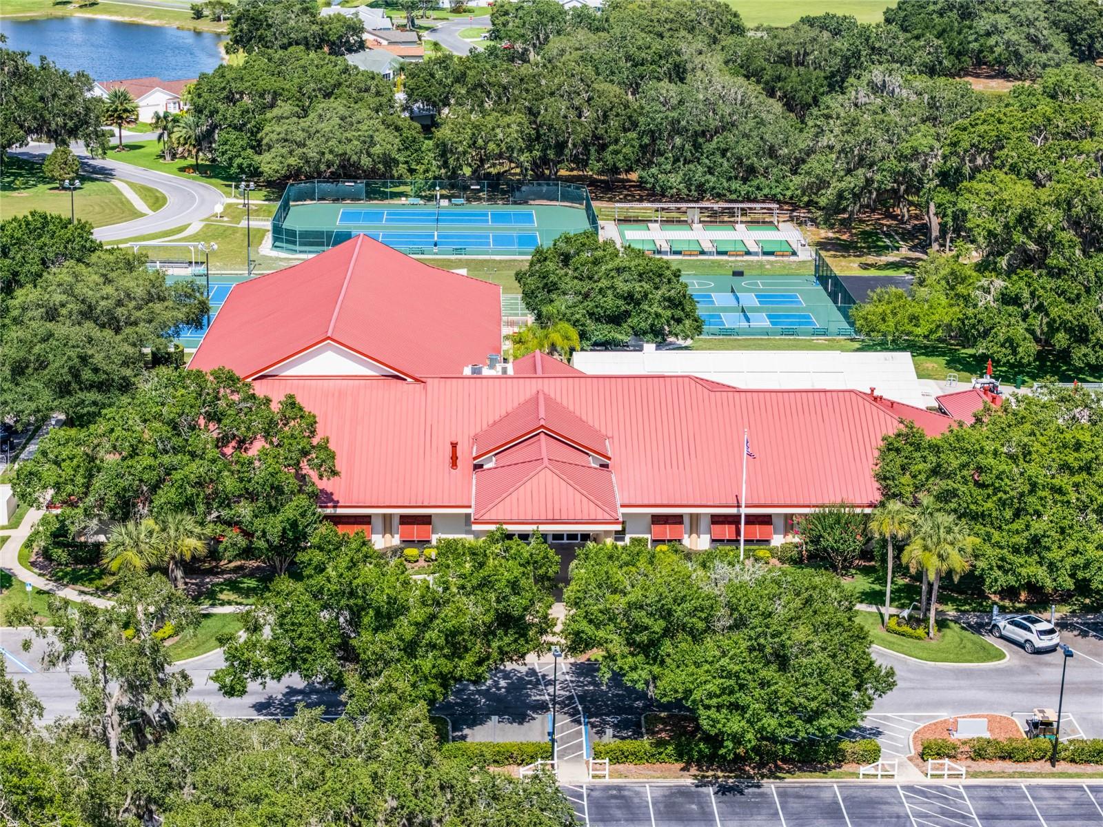 26613 RACQUET CIR, LEESBURG, FL, 34748