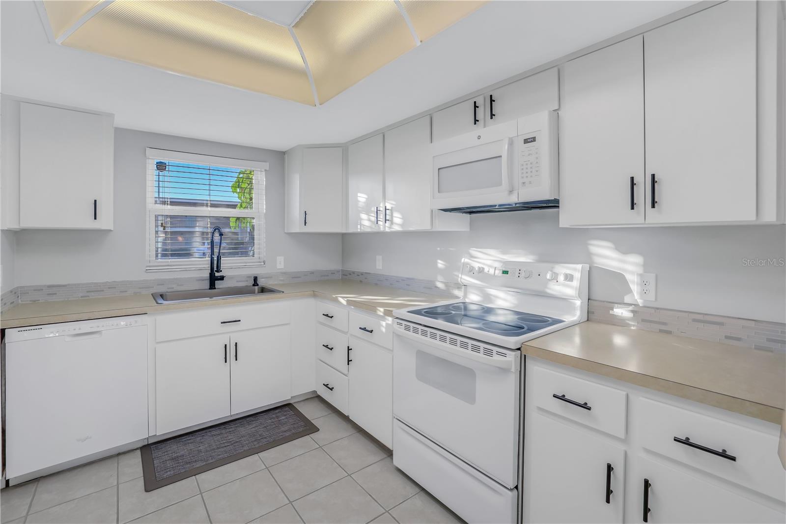 12300 PARK BLVD #103, SEMINOLE, FL, 33772