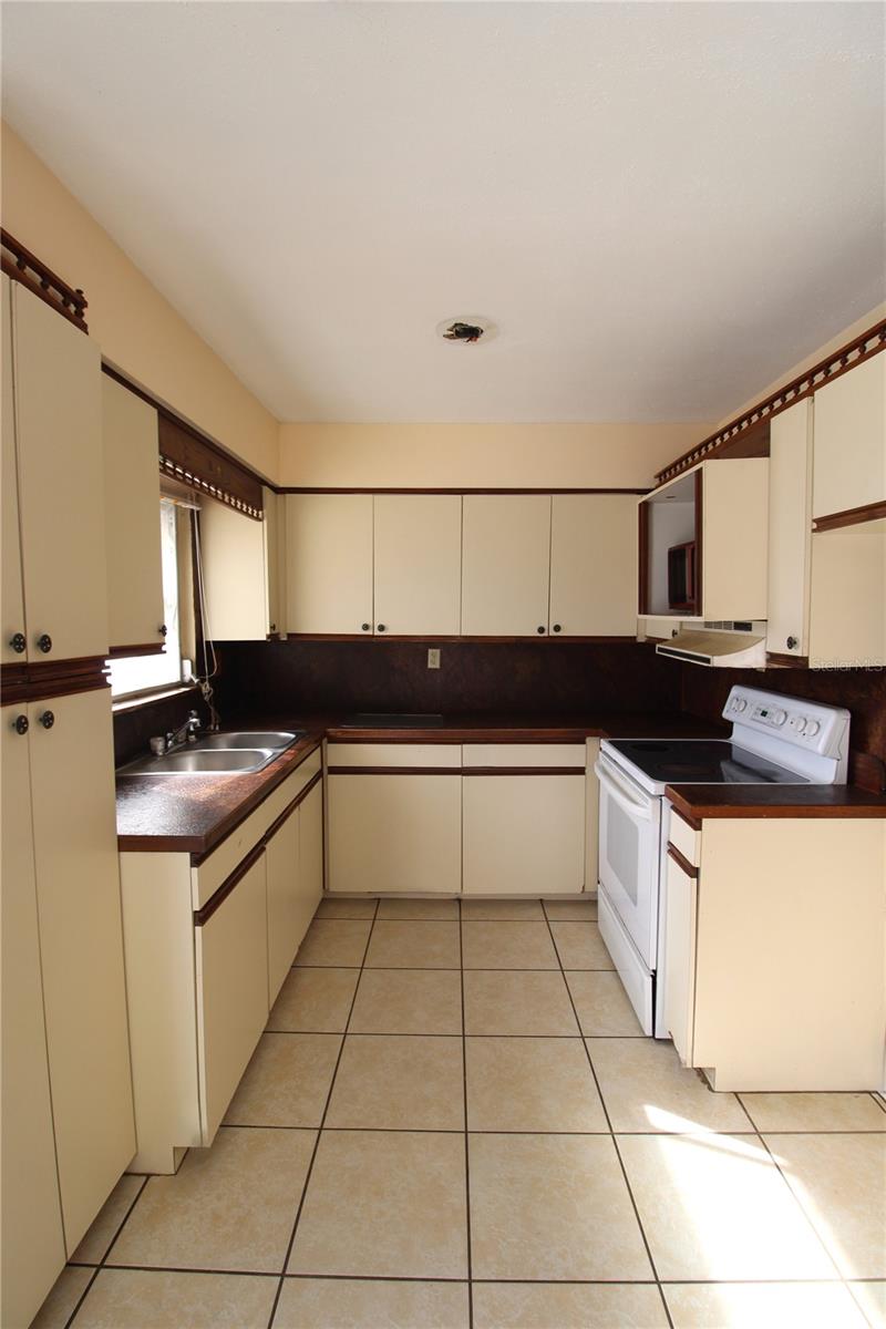 520 63RD AVE E, BRADENTON, FL, 34203