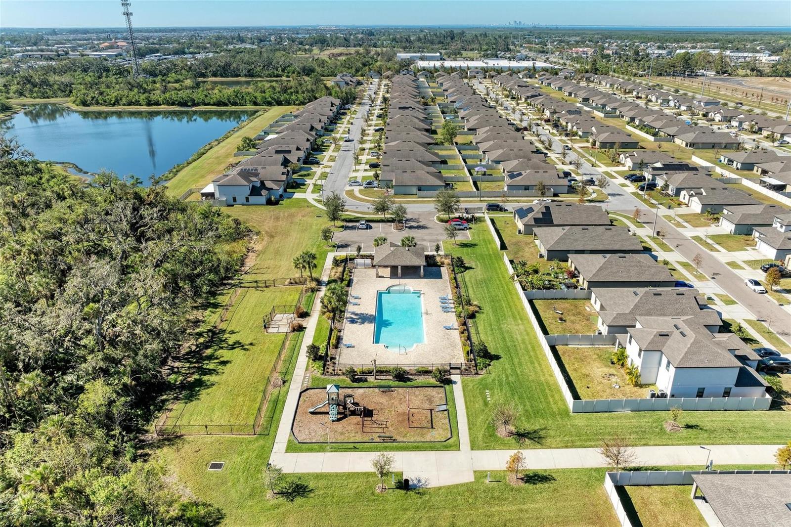925 WYNNMERE WALK AVE, RUSKIN, FL, 33570