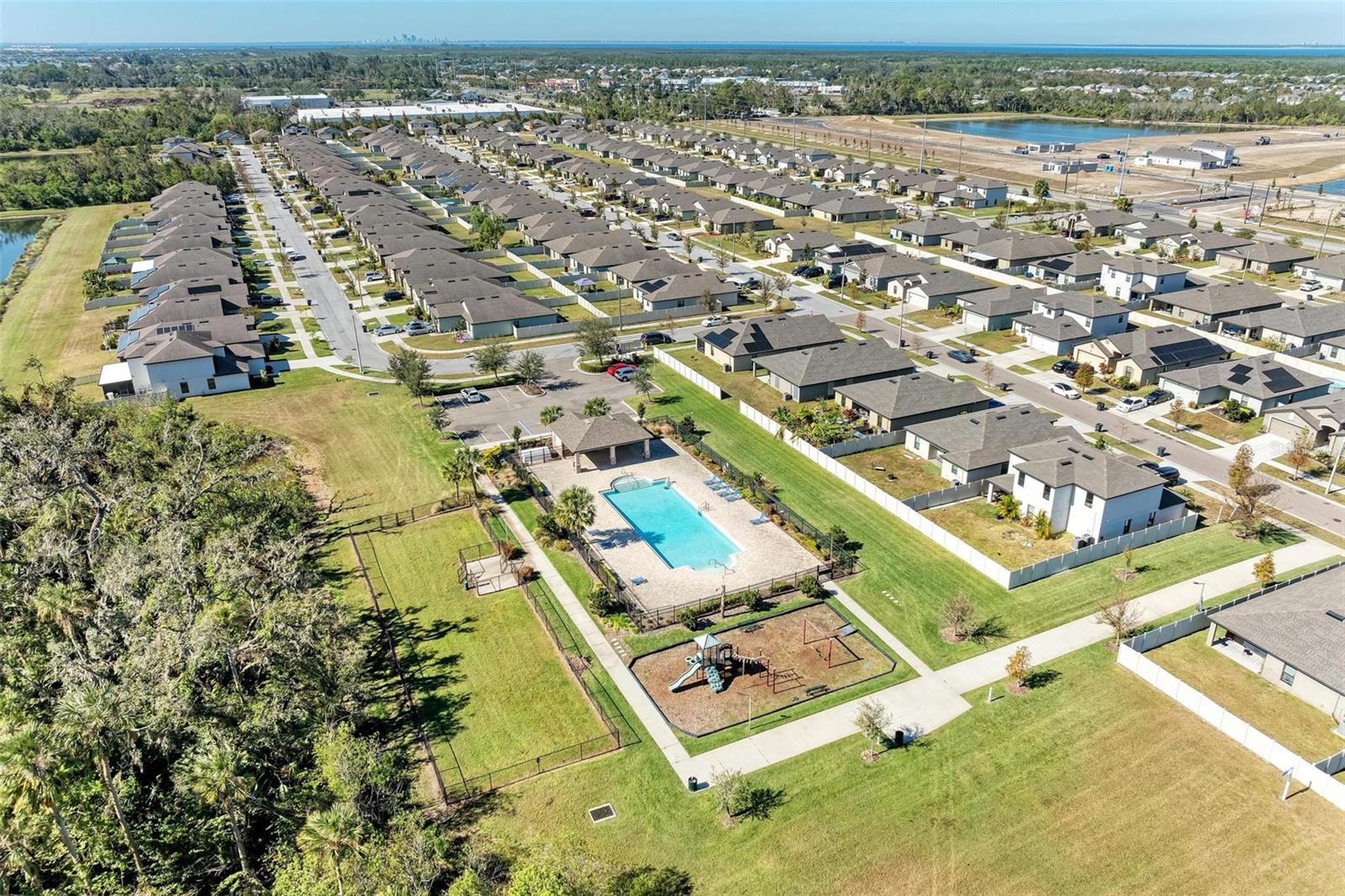 925 WYNNMERE WALK AVE, RUSKIN, FL, 33570