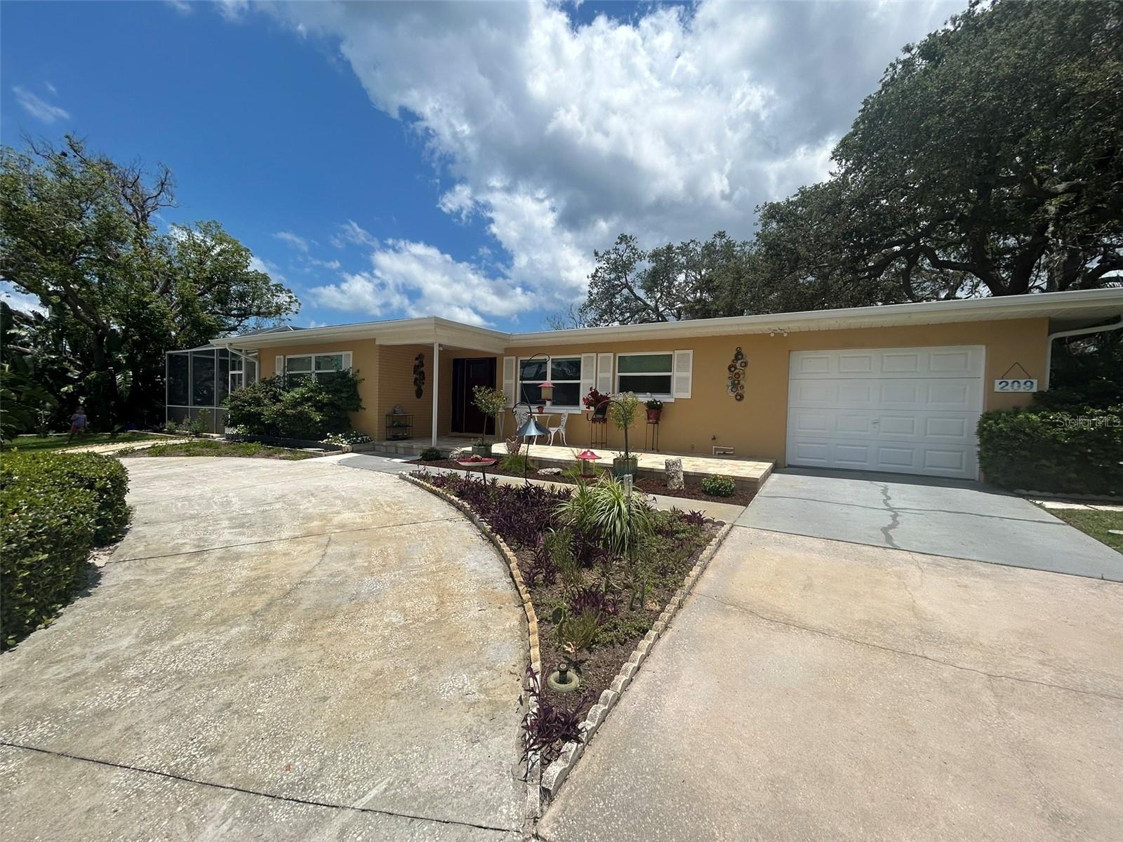 209 WESTWINDS DR, PALM HARBOR, FL, 34683