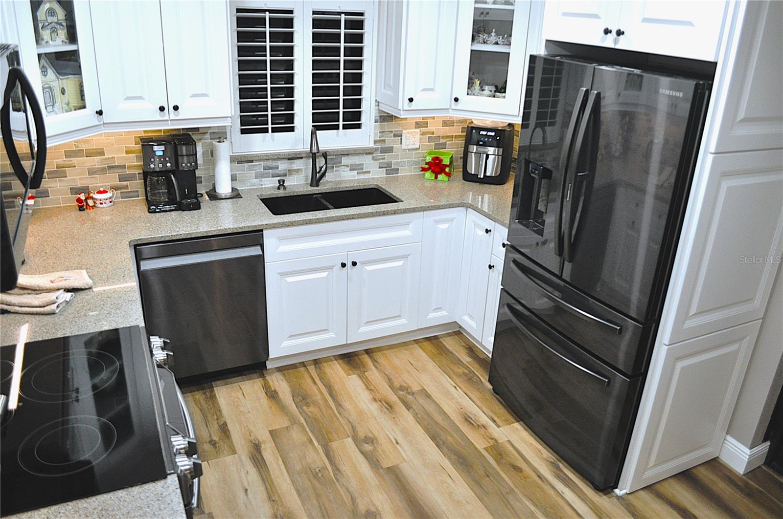 915 ROLLING HILLS DR, PALM HARBOR, FL, 34683