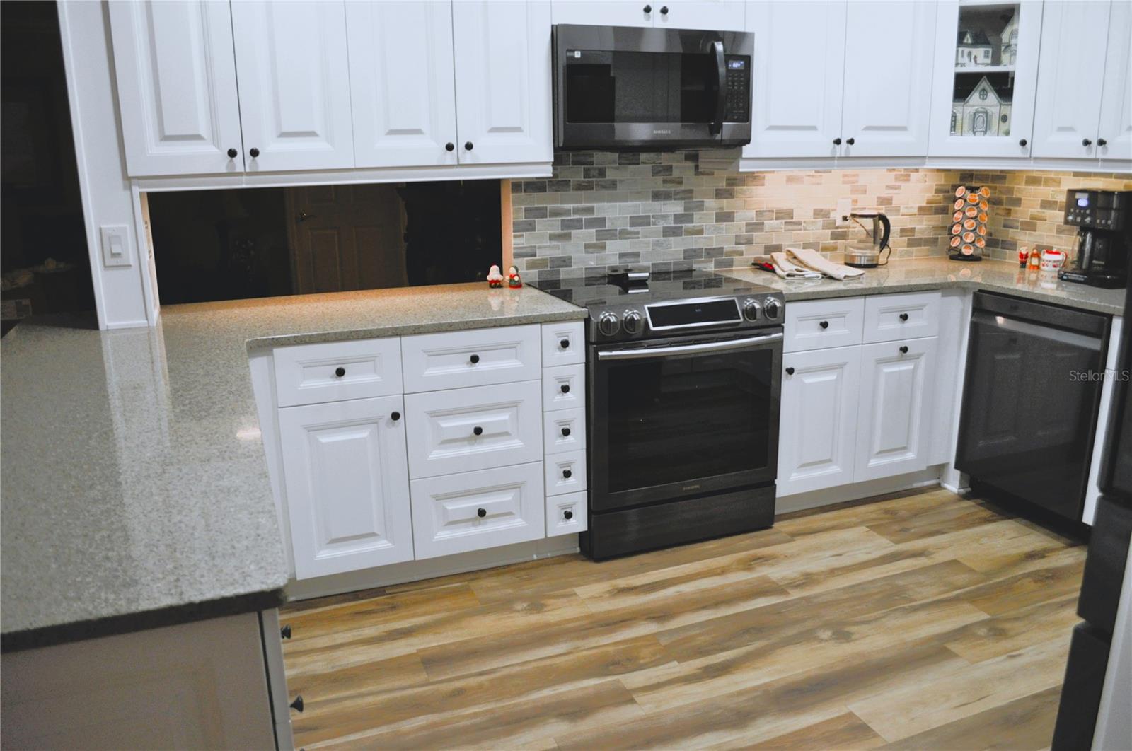 915 ROLLING HILLS DR, PALM HARBOR, FL, 34683