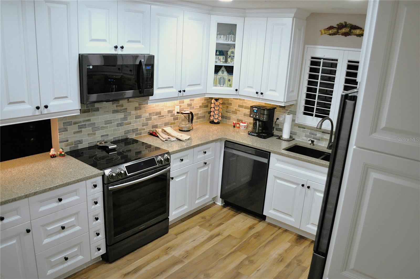 915 ROLLING HILLS DR, PALM HARBOR, FL, 34683