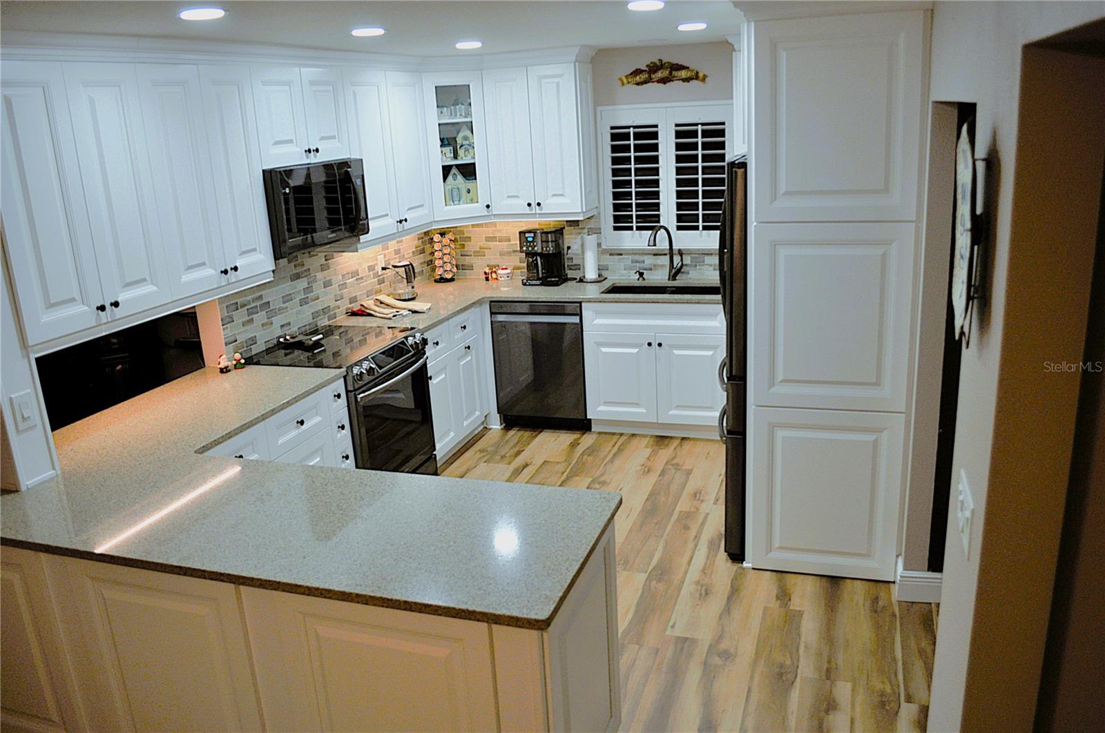 915 ROLLING HILLS DR, PALM HARBOR, FL, 34683