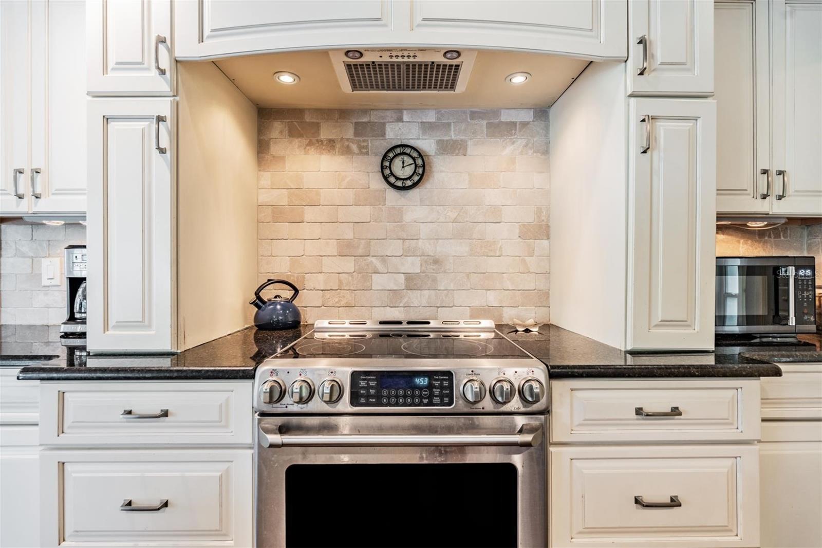 3018 PRESTIGE DR, CLEARWATER, FL, 33759